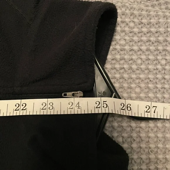 Patagonia Women's Black Half-Zip Turtleneck Sweater - Picture 7 of 9